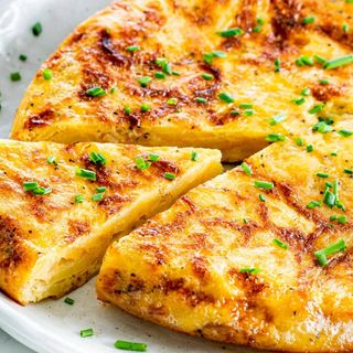 Tortilla patatas con cebolla (10 huevos)