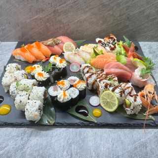 147 Sushi misto 50 pezzi