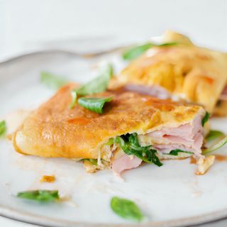 Omlet sa sirom i šunkom