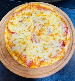Pizza Charcuterie Mixte
