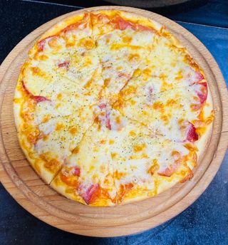 Pizza Charcuterie Mixte