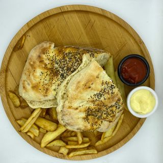 Punjeni sendvič sa gorgonzolom i piletinom 300gr