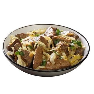 Media Ración De Hígado De Pollo Encebollado