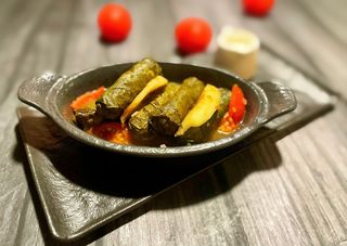 ტოლმა ვაზის ფოთოლში