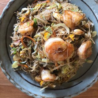 29. Spaghetti di riso con gamberi