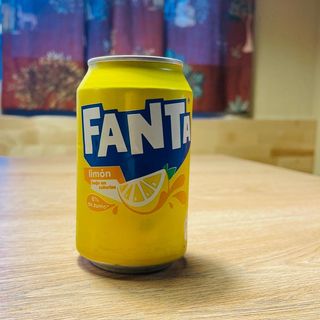 Fanta Limón lata 330ml.