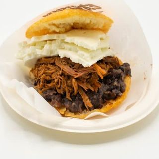 Arepa De Mechada Y Queso Blanco