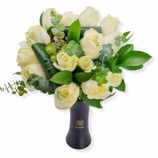 Buchet cu 15 trandafiri albi