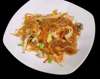 Spaghetti di soia alla piastra di mare