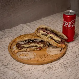 Gurmanska pljeskavica + Coca-Cola