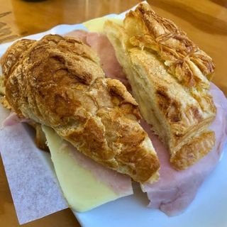 Croissant Misto