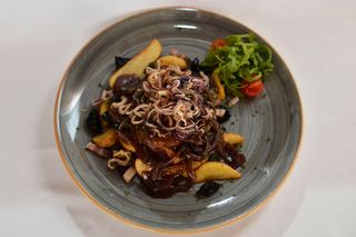 Svinjski kare u umaku od bijelog vina i luka