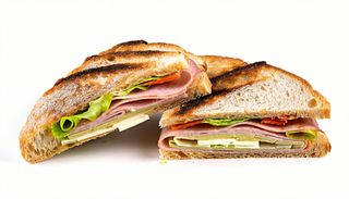 Toast con prosciutto, sottilette