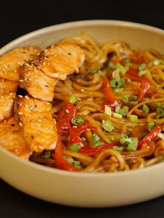 Nouilles Sautees Saumon