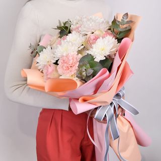 Puderasto roze ljubav u buketu 