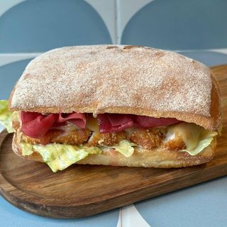 Сендвіч з куркою та сиром (300 г)