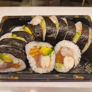Futomaki pesce misto