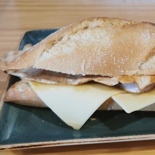 Bocata De Pollo Y Queso