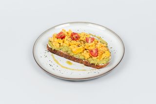 Avokado tost sa jajima