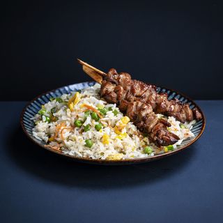 Arroz Frito Con Pollo Yakitori