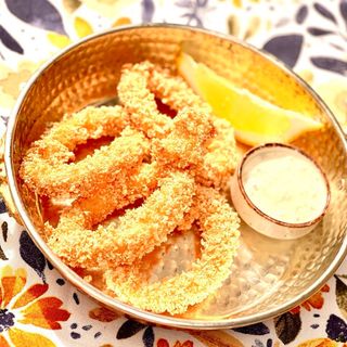 Кільця кальмарів у фритюрі