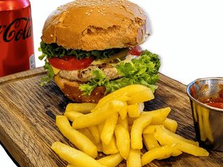 Бургер з курятиною меню 320/100/70 (320/100/70g)