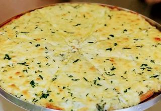 Pan De Ajo Con Mozzarella (30 Cm.)