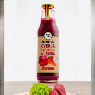 Naše voće domaći sok jabuka, cvekla i šargarepa