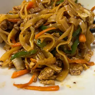 Fideos de arroz con ternera y verduras