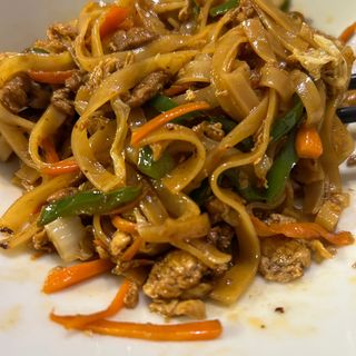 Fideos de arroz con ternera y verduras