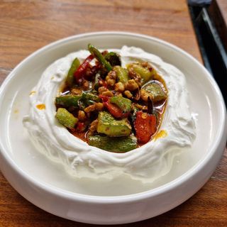 Атом Саджак