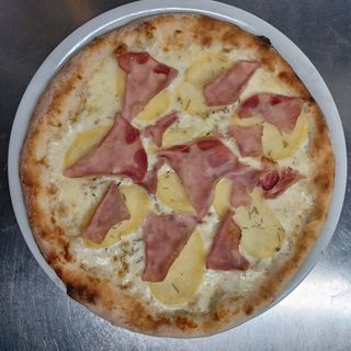 Pizza patate e cotto