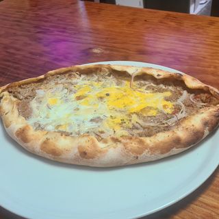 Pide Con Carne Picada