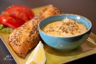 Hummus simplu si cruditati