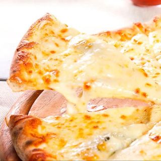 3. Pizza 3 Quesos