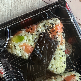 Onigiri Salmone