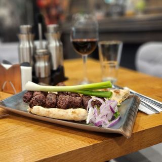 Телешки мини кебапченца