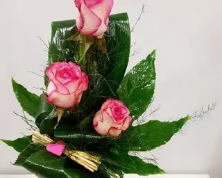 Ramo de Três Rosas