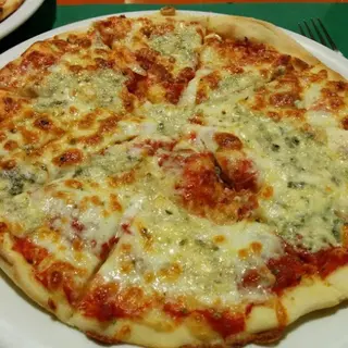 Pizza 4 Quesos