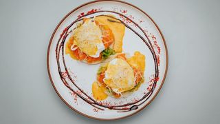 Бенедикт с лососем (180г)