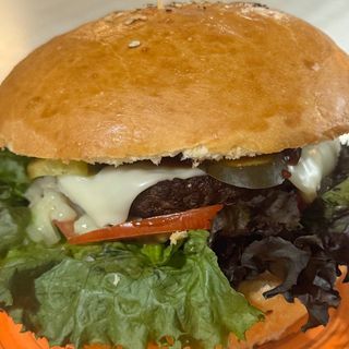 Чизбургер "Три сыра"