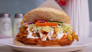 Hamburger cu ceafă de porc