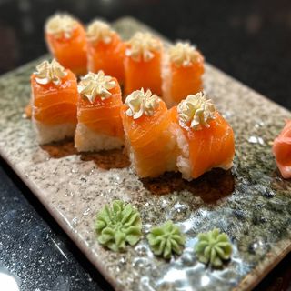 S36. Uramaki Cheese Sake (8 Uds.)