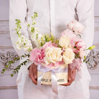 Cutie cu flori pentru verisoara mea