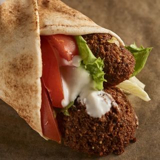 Dürüm artesanal de falafel