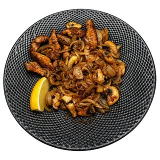 Свински хапки с лук и гъби