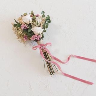 ეუსტომა გიფსოფილა