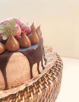 Tarta entera de Trufa y Fresas Tamaño S  (M 13)
