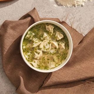 Пельмени с бульоном