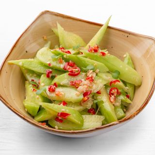 Огурцы по-китайски в чесночном соусе (290г)